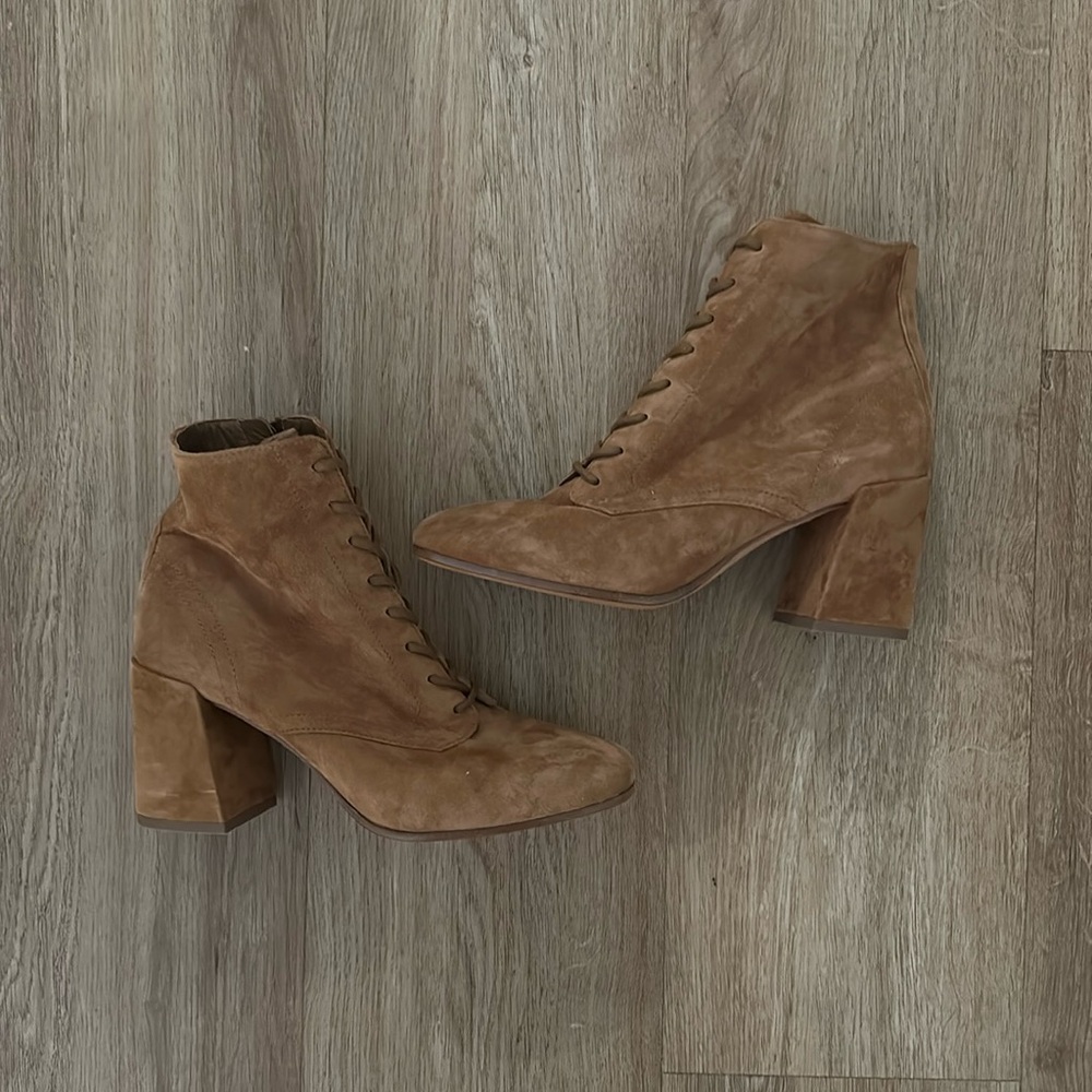 Vince Halle Suede Lace Up Bootie - Size 7.5 NEVER WORN